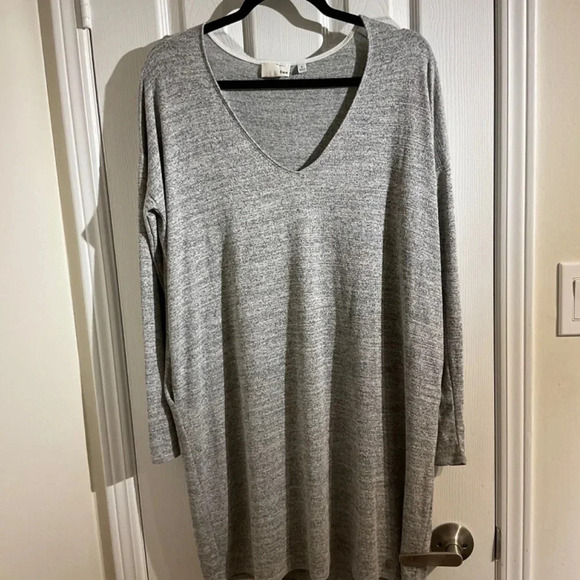 Wilfred Free / Aritzia along Sleeve  loose Grey Dress - Like New - with Pockets! - Picture 3 of 5